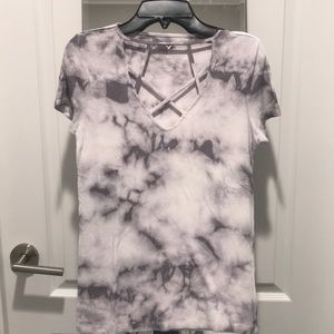 Marbled basic v neck tee